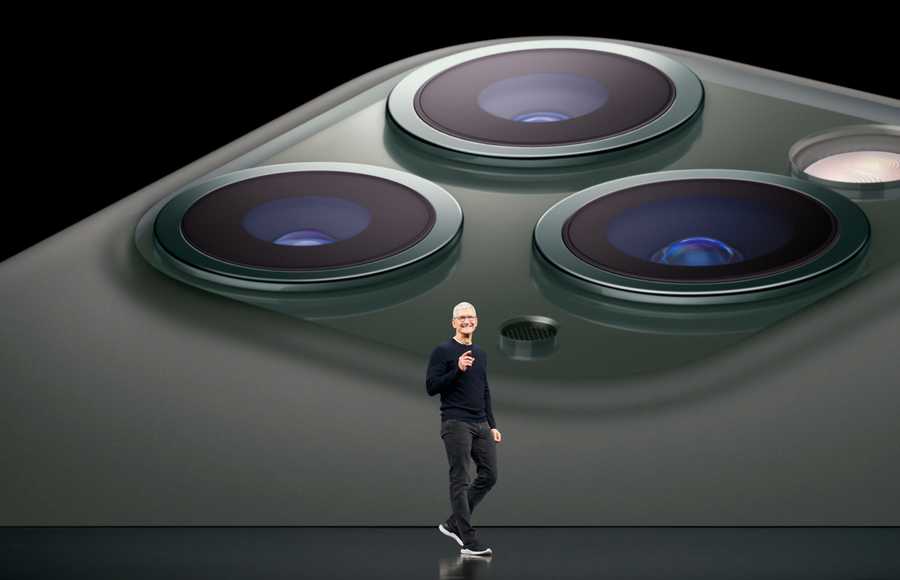 Tim Cook addresses the crowd at the Sept 2019 Apple Event
